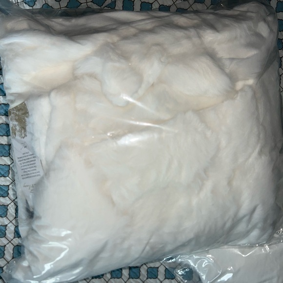 Aviva Stanoff Plush White Faux Fur Throw & 2 Accent pillows - Picture 7 of 9